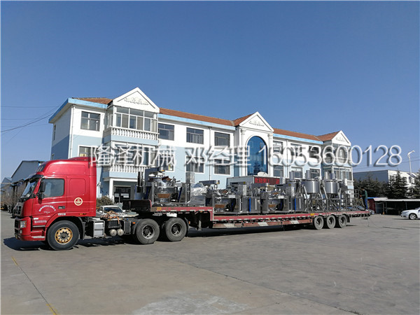 山(shān)東鼎(dǐng)味食品購買的五台大型多爪(zhǎo)鍋發貨現場