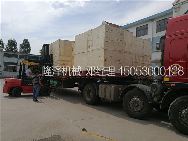 多台電加熱(rè)餡料攪(jiǎo)拌炒鍋裝車完(wán)畢發往馬來西亞