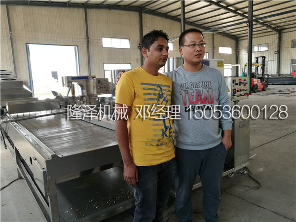 歡迎印度朋友來廠考察新型多功能爆米花（huā）機