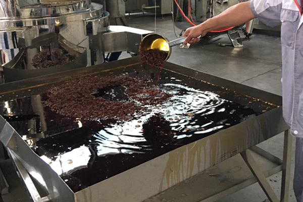 豆瓣醬（jiàng）料炒鍋