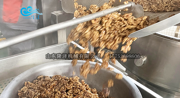 琥珀核桃(táo)仁油炸(zhà)機